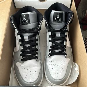 Men Jordan Mid